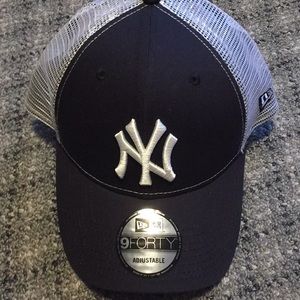 New York Yankees New Era Trucker Hat